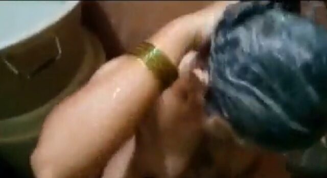 Guntursex - Guntur sex mms secret ha bathroom lo â€¢ Aunty Sex Videos